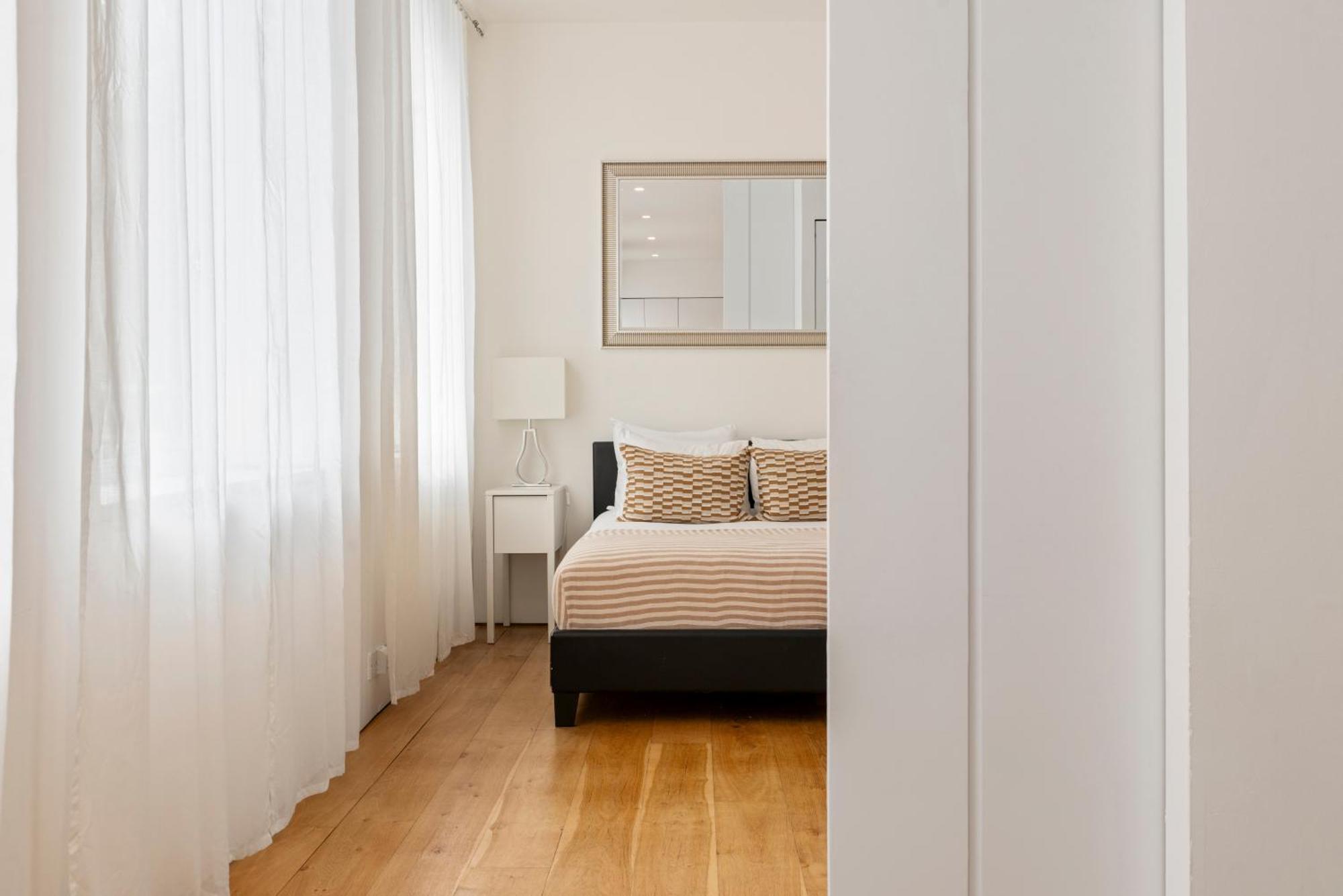 Oxford Circus Designer Apartment London Exterior photo